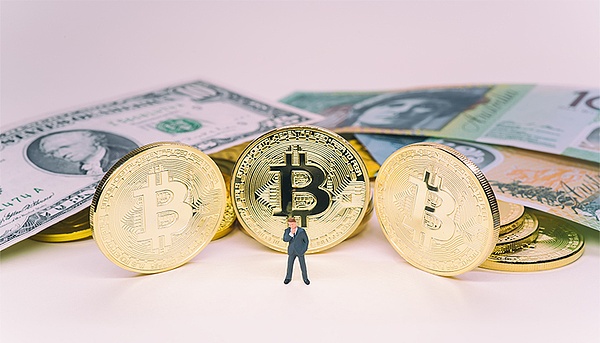 比特币王者归来：49%市占率背后的故事与隐忧