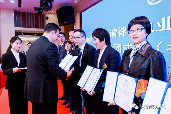美国为何急于收紧数字资产监管？一场与恐怖主义金融战的升级